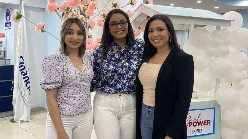Las mujeres disfrutaron de la celebración a lo largo del día.