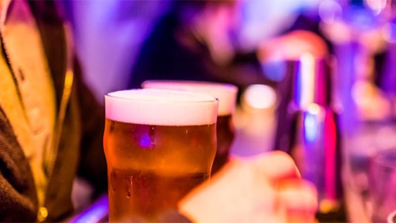 Piden vender alcohol como gasolineras Piden vender alcohol como gasolineras