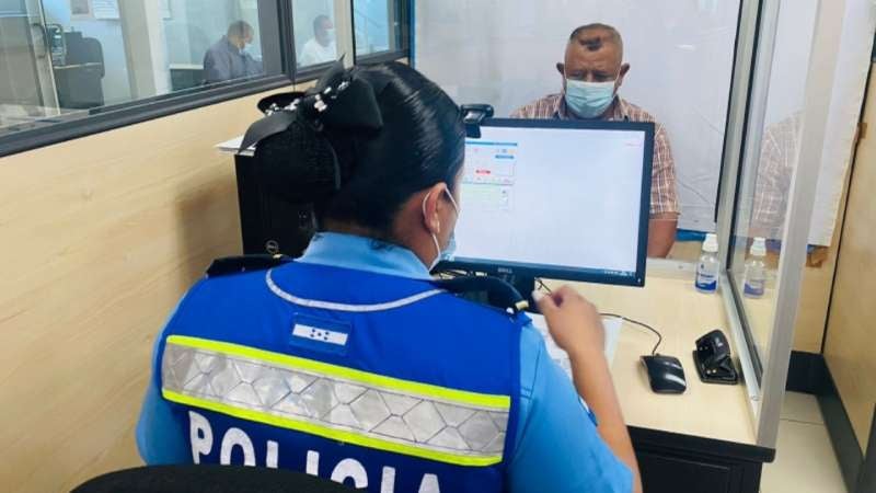 Licencias de conducir que emiten en SPS Licencias de conducir que emiten en SPS