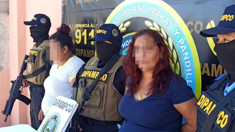 Captura de dos mujeres