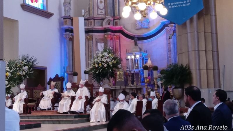 Presidenta Xiomara Castro asiste a misa