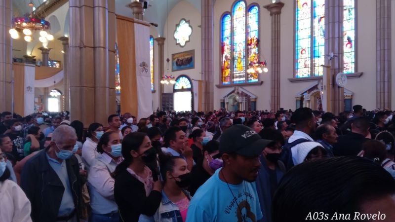 Presidenta Xiomara Castro asiste a misa