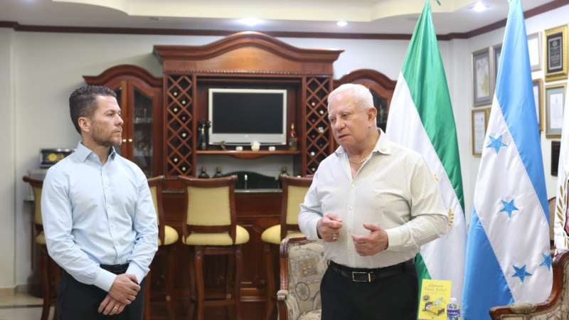 Las dos autoridades de UTH compartieron todo sobre su plática con Ricardo Salinas a los medios de comunicación.