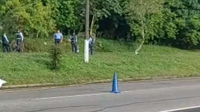 Muerto a orilla de carretera en Puerto Cortés
