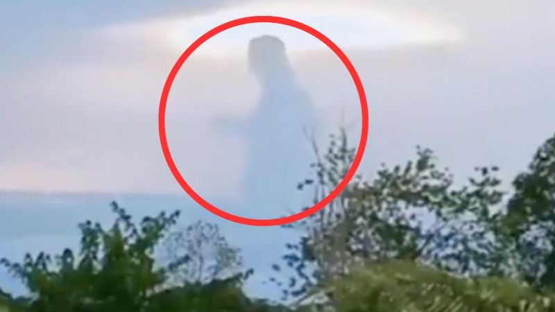 Extraña nube Jesús Indonesia Extraña nube Jesús Indonesia