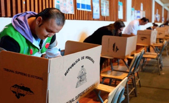 Hondureños prefieren democracia