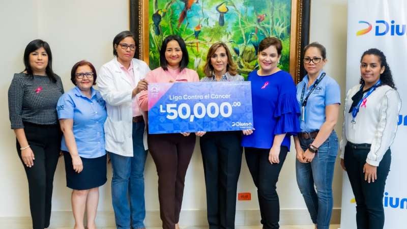 Diunsa donativo a Liga Contra el Cáncer