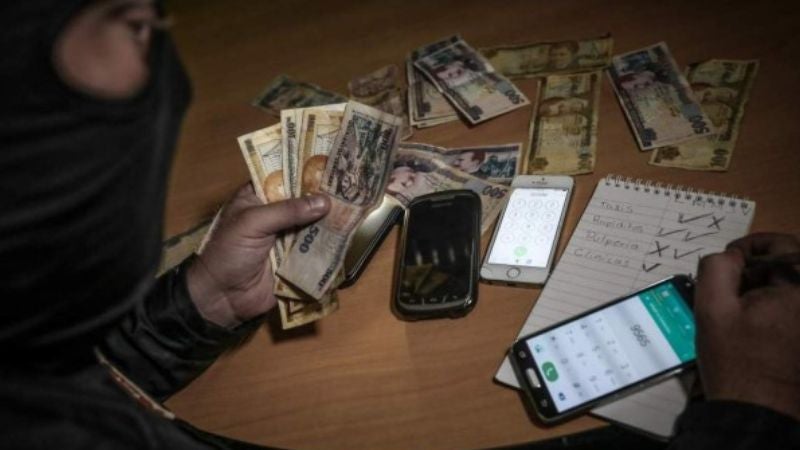 Transportistas denuncian cobro de 