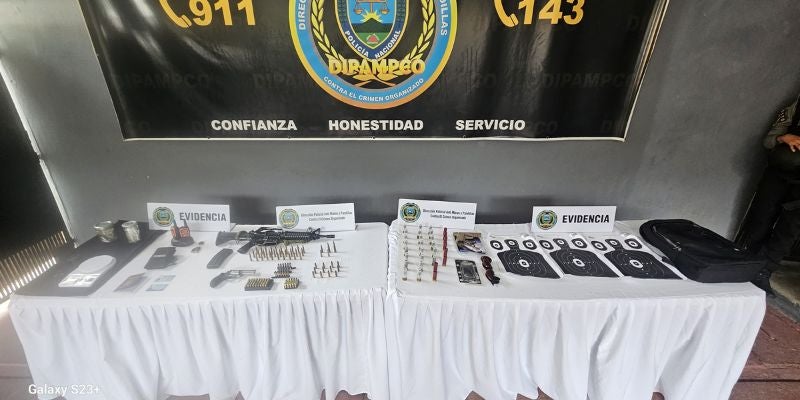 Capturan a un filipino por abastecer de armas y drogas a una estructura criminal