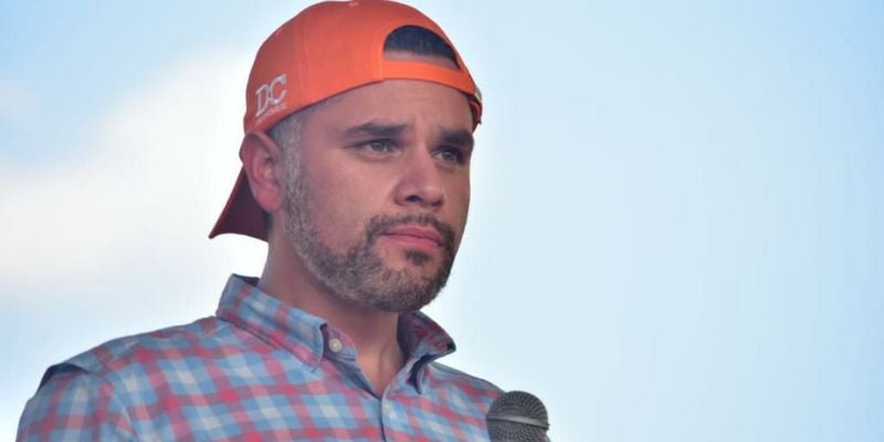 Levantan alerta migratoria David Chávez