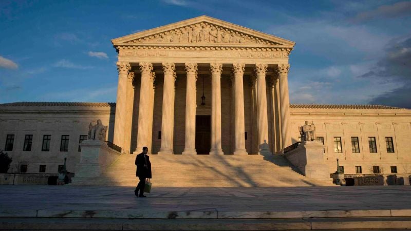 Corte Suprema acepta el caso sobre la expulsión de Trump de las primarias de Colorado
