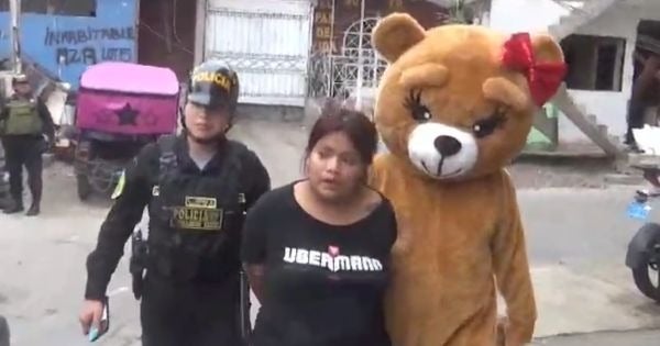 Policía San Valentín oso