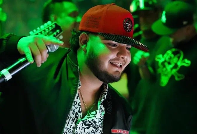 cantante fue asesinado por gustos musicales