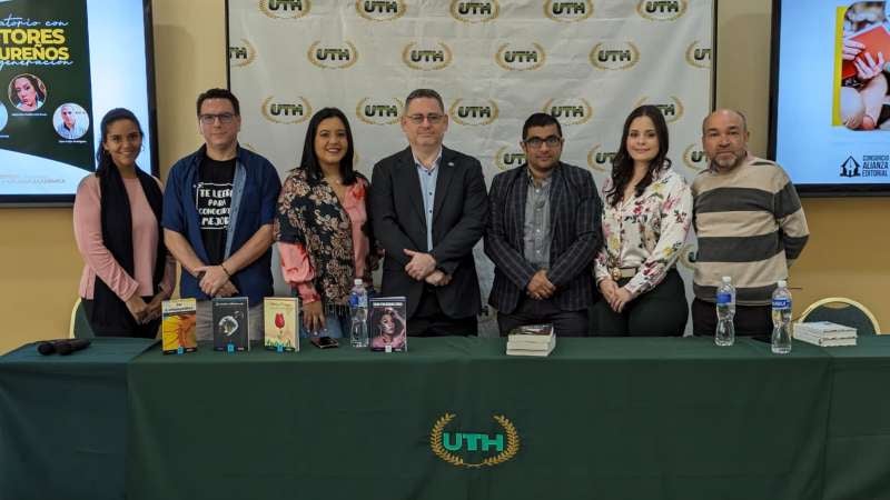 UTH conversatorio con escritores