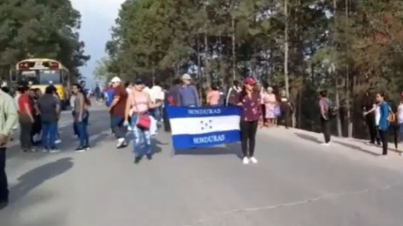 Pobladores se toman CA4