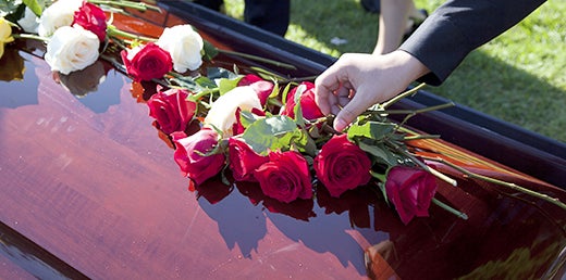 Cómo obtener el acta o certificado de defunción de un familiar