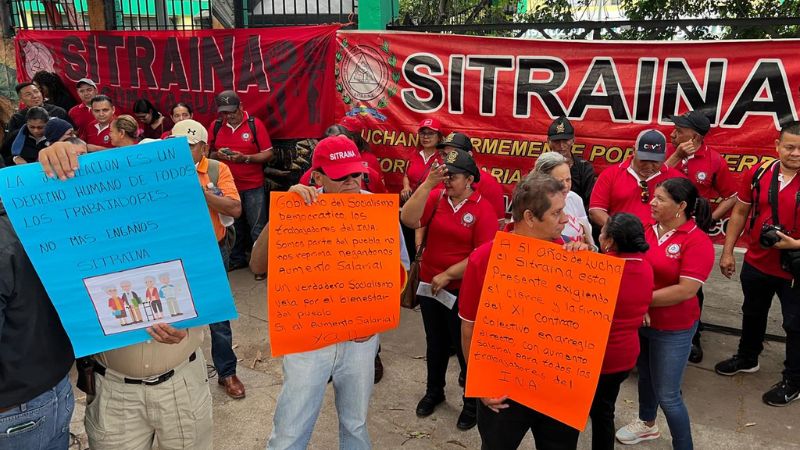 Empleados del INA protestan Empleados del INA protestan