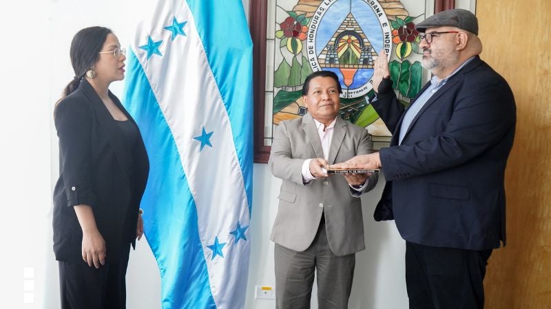 Juramentan a Gilberto Ríos como director ejecutivo de Fosovi