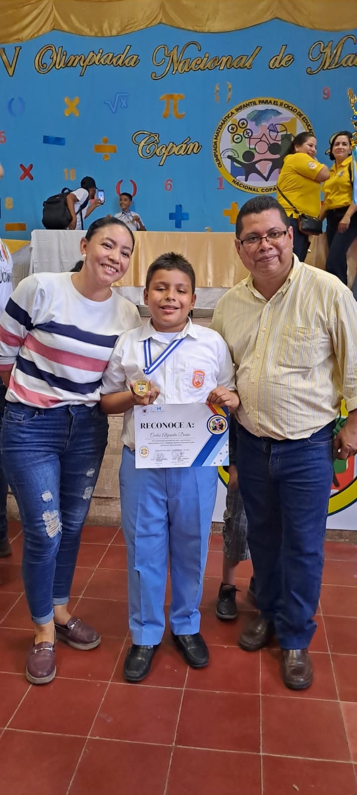 A sus 9 años niño de Choluteca gana olimpiadas de matemáticas