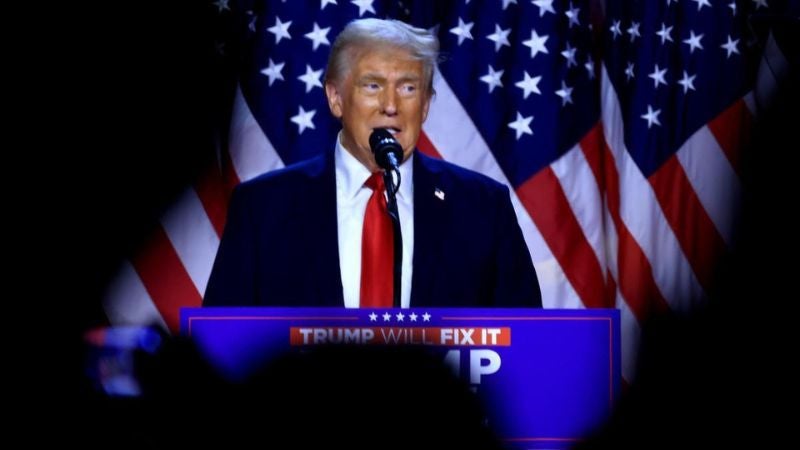 Aplazan sentencia a Trump