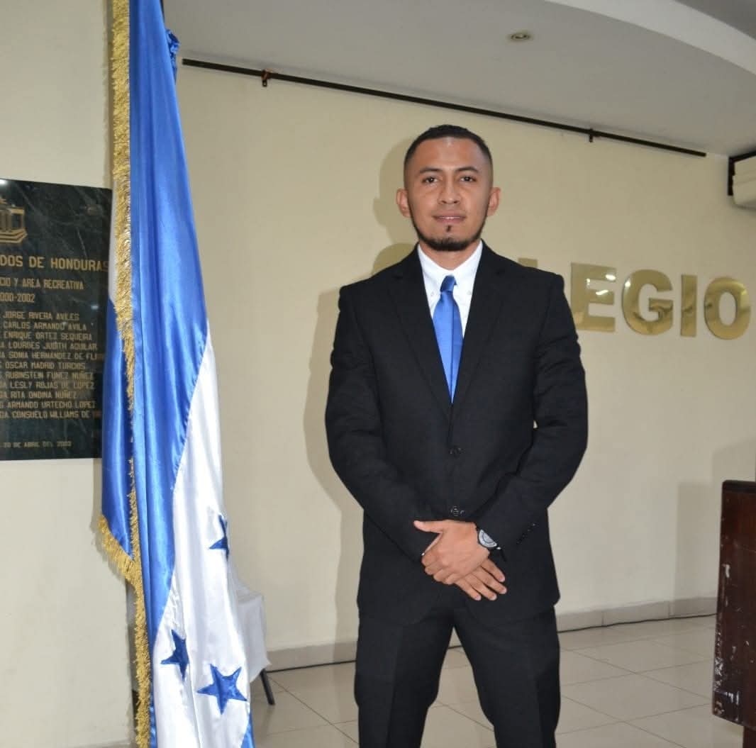 era hijo del reconocido líder político de Goascorán, el profesor Julio Villatoro.