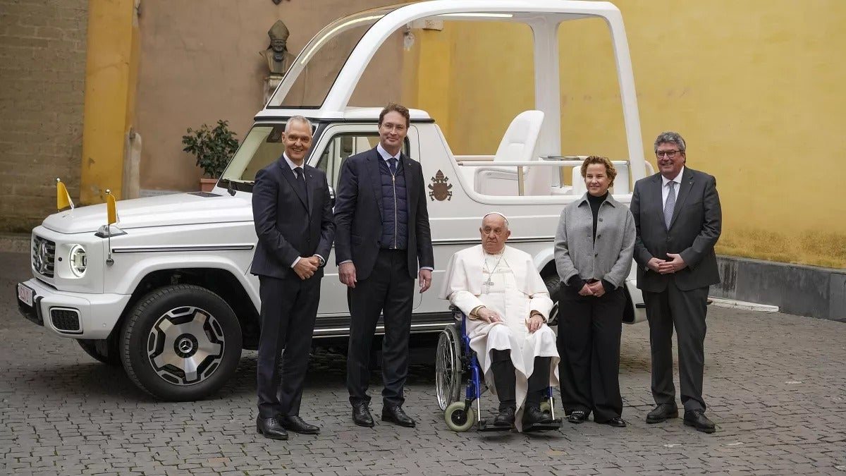 Papa Francisco papamóvil eléctrico