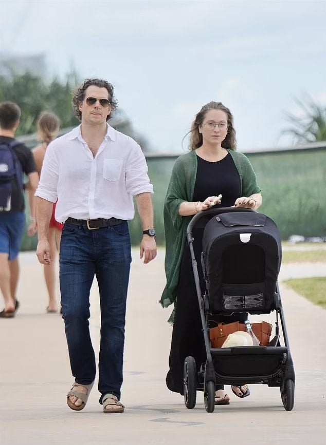 Henry Cavill ya es papá