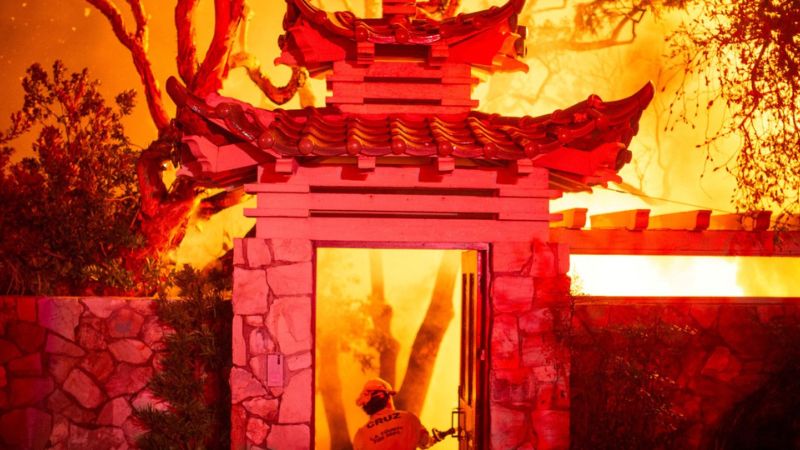 Premios Óscar 2025 posponen tras incendio