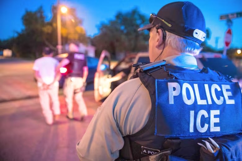20000 inmigrantes detenidos
