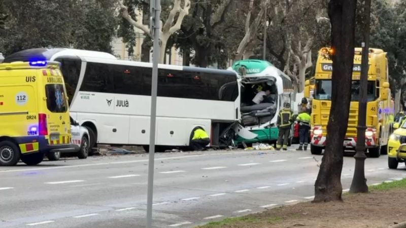 Medio centenar de heridos autobuses Barcelona