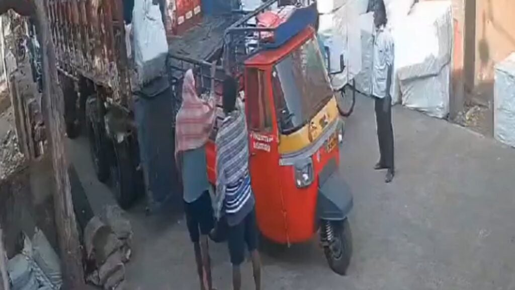 explosión petardos en la India