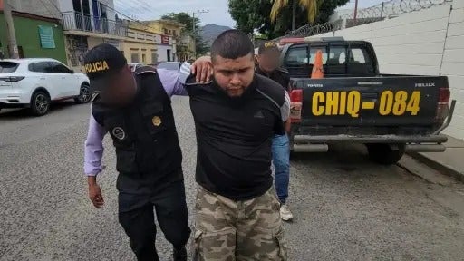 Honduras entrega a Guatemala a ciudadano