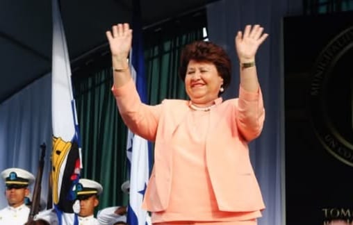 María