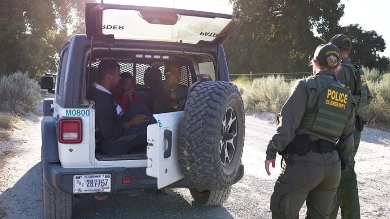 Prohíben en California los arrestos de la Patrulla Fronteriza sin orden judicial