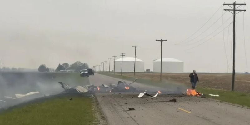 Cuatro víctimas fatales tras el choque de un avión con líneas eléctricas en Illinois