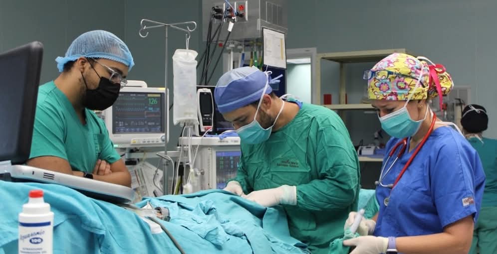 Muere el cirujano Víctor Alexander Paz Flores