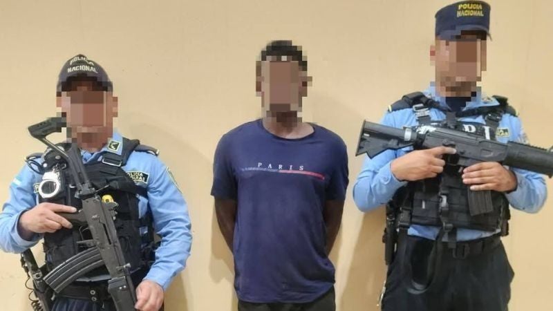 Detenido por agredir a policías