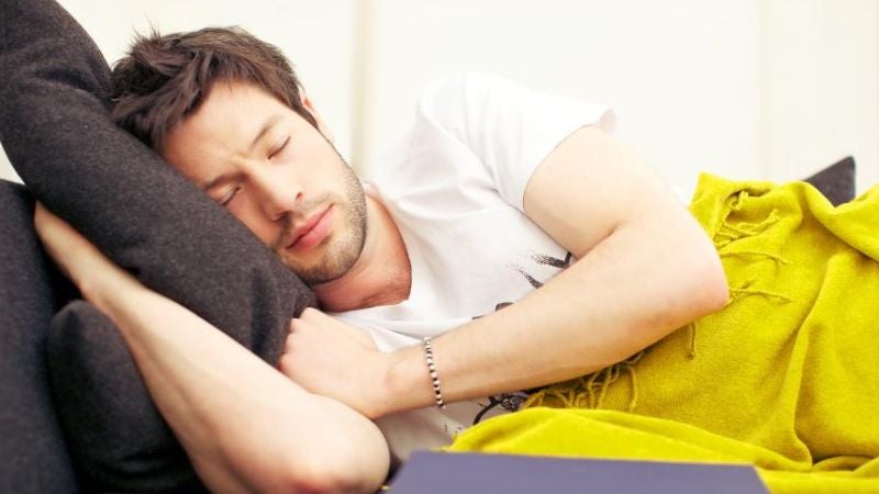 ¿Cuántas calorías se queman mientras dormimos? Esto explican los expertos