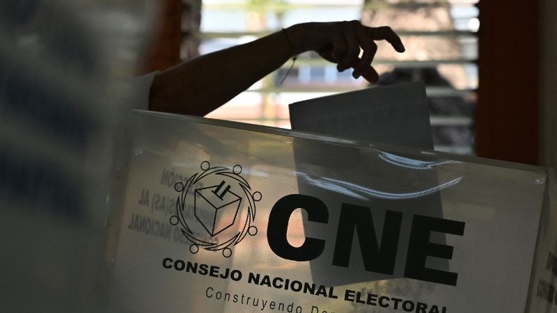 CNE pago proveedores