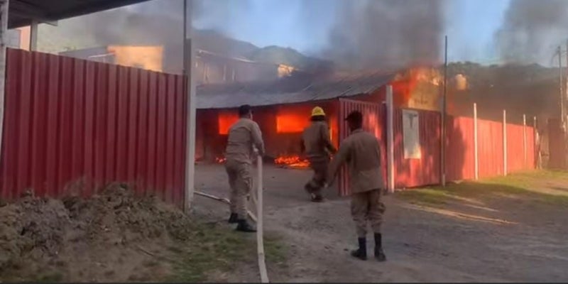 Incendio en restaurante Rancho Grill en SPS
