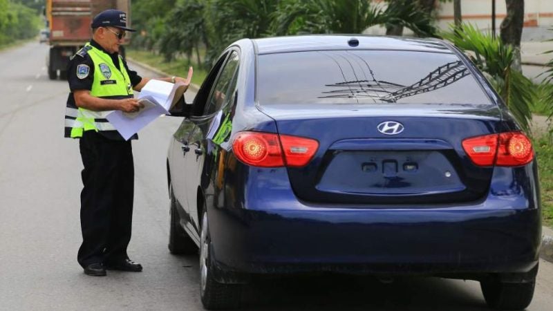 ¿Cómo obtener el permiso temporal para circular sin placa en Honduras?