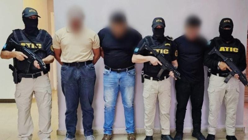 Giran requerimiento contra tres policías