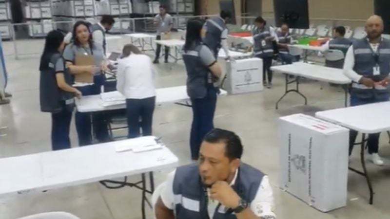 Inicia recuento de votos de precandidatos