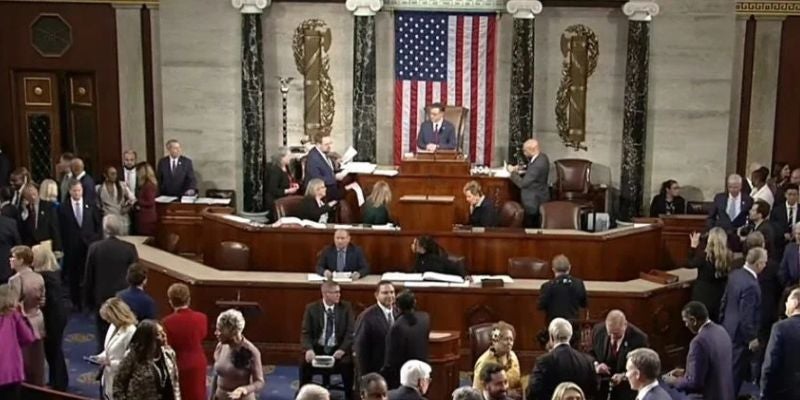 Republicanos proponen un cobro de $1,000 por solicitud de asilo en EE. UU.