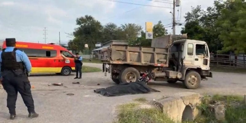 Pareja fallece tras impacto con volqueta en la carretera CA-5