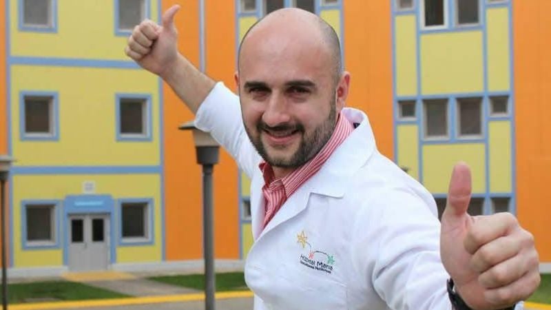 doctor Víctor Alexander Paz Flores