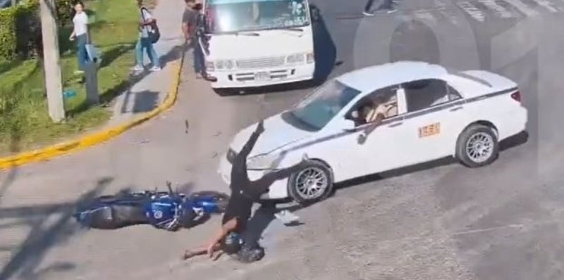 Taxista embiste motociclista en La Ceiba