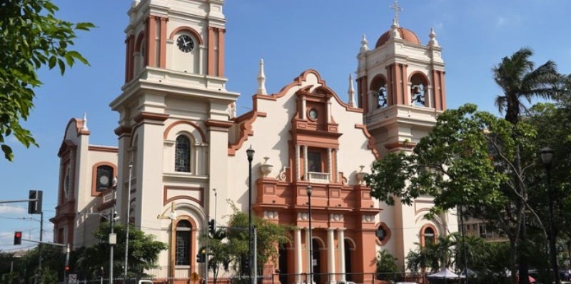 Cuatro obispos en catedral de SPS