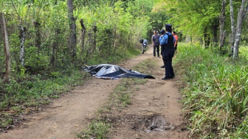 Cadáver macheteado en Olancho