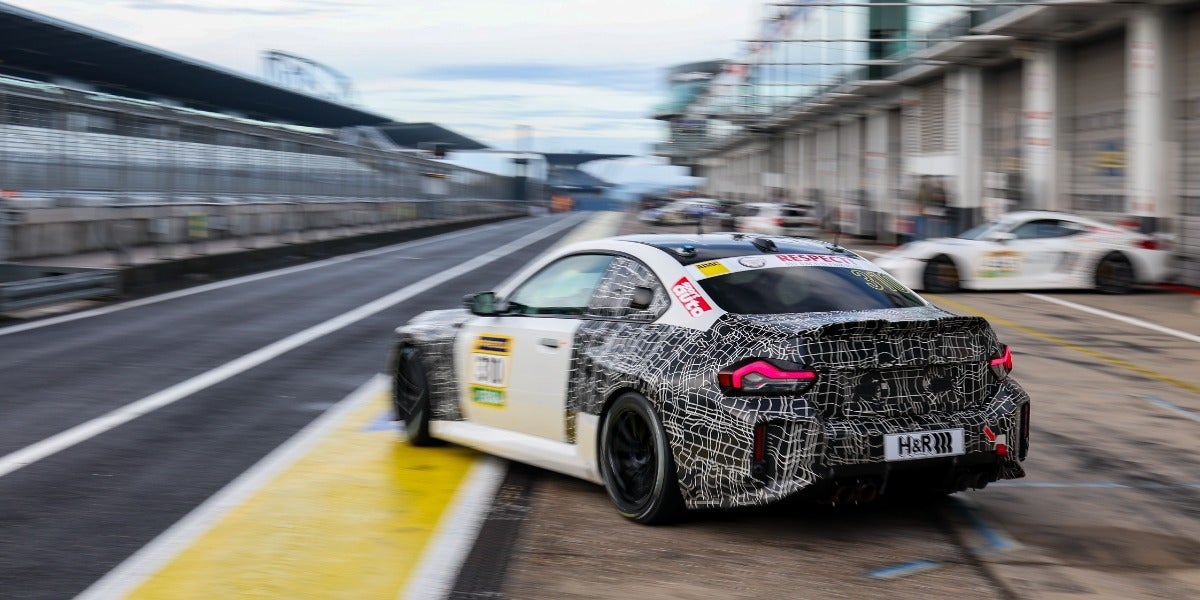 BMW lanza el M2 Racing